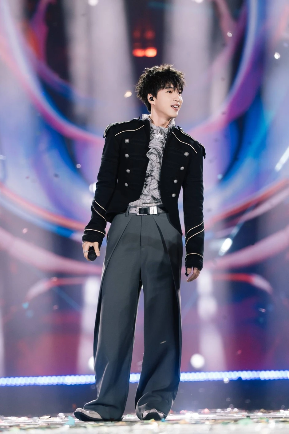 HIEUTHUHAI ra nhạc chiều fangirl nhưng không lấy được lòng công chúng HIEUTHUHAI ra nhạc chiều fangirl nhưng không lấy được lòng công chúng