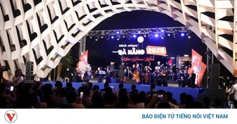 Hòa nhạc “Khúc giao mùa” kỷ niệm 51 năm Ngày giải phóng TP Đà Nẵng