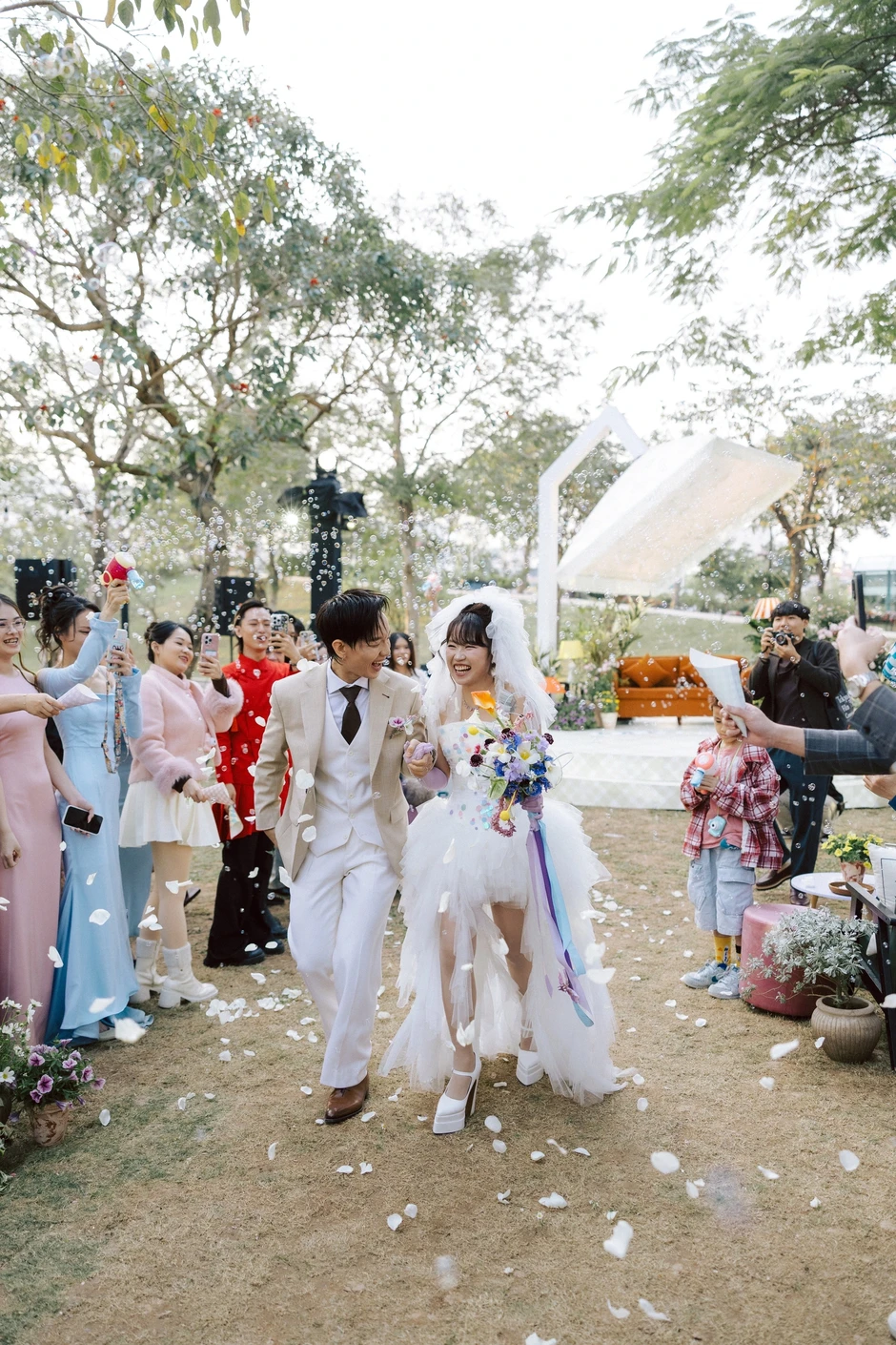 Hoàng Dũng lần đầu hé lộ hình ảnh lễ cưới với quản lý ở Hà Nội 6 năm trước Hoàng Dũng lần đầu hé lộ hình ảnh lễ cưới với quản lý ở Hà Nội 6 năm trước
