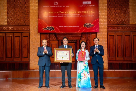 Học viện Âm nhạc Quốc gia Việt Nam đón nhận kỷ lục Học viện Âm nhạc Quốc gia Việt Nam đón nhận kỷ lục