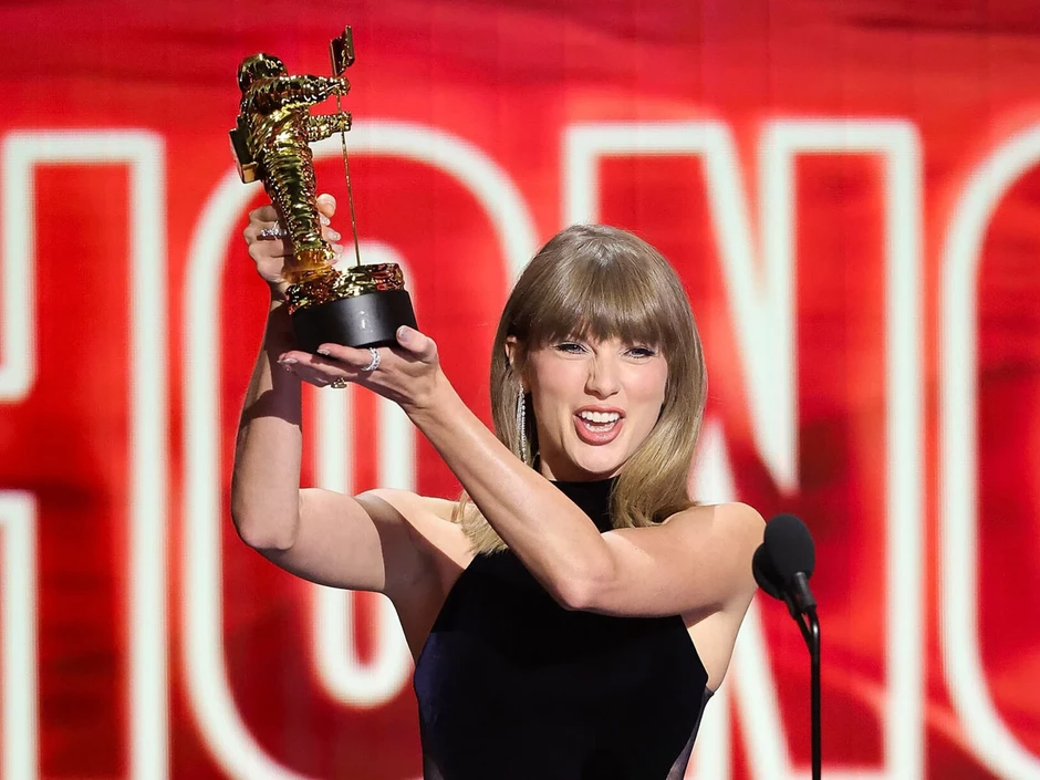 Huyền thoại âm nhạc gây bão khi gọi Taylor Swift là 'đỉnh cao của sự tầm thường'