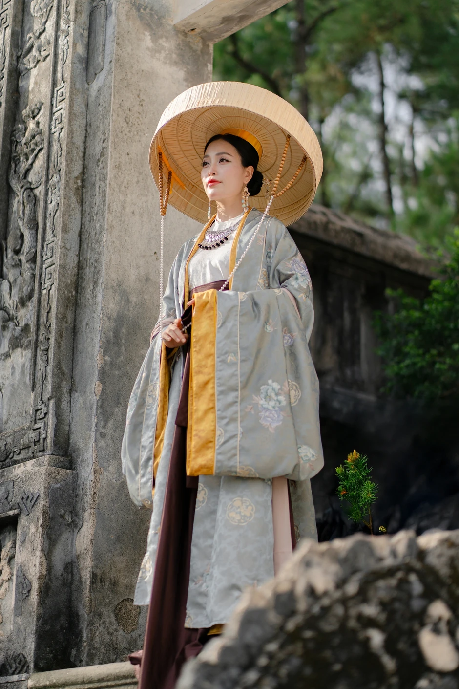 Huyền Trang Sao Mai ra mắt MV "Em là cô gái Việt Nam" đúng sinh nhật tuổi 36 Huyền Trang Sao Mai ra mắt MV "Em là cô gái Việt Nam" đúng sinh nhật tuổi 36