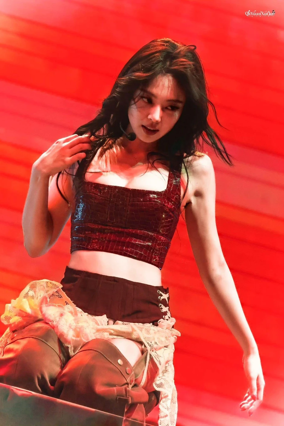 Jennie hở bạo, nhảy nóng mắt mà không ai nói được gì! Jennie hở bạo, nhảy nóng mắt mà không ai nói được gì!