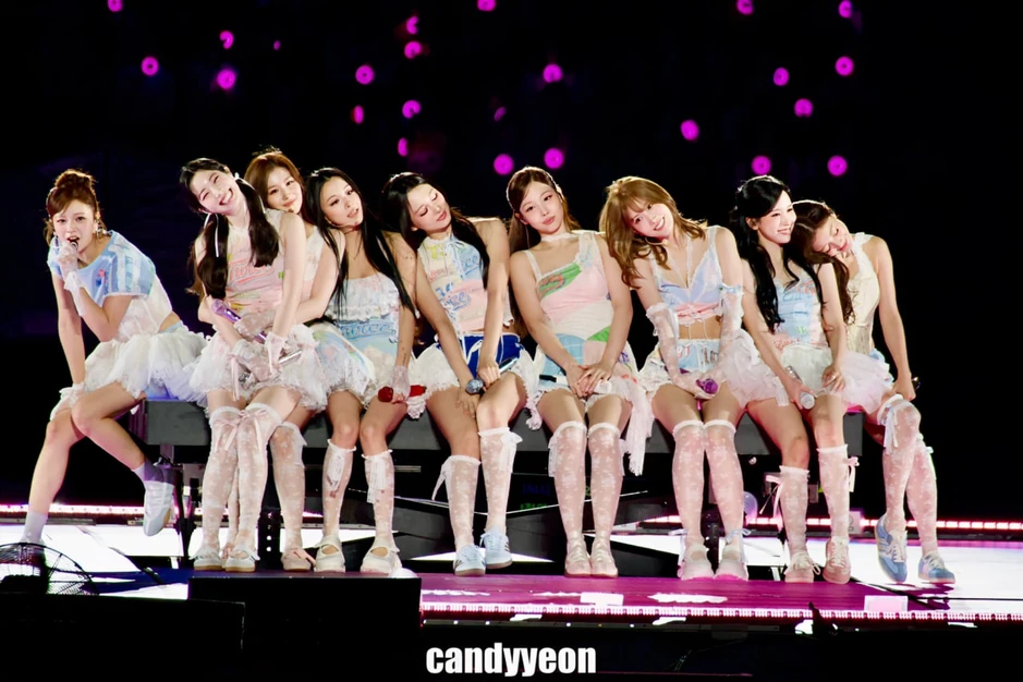Jihyo (TWICE) rơi lệ khiến 9 triệu người xót xa, bị chê hết thời mà có cả concert đi vào lịch sử Jihyo (TWICE) rơi lệ khiến 9 triệu người xót xa, bị chê hết thời mà có cả concert đi vào lịch sử