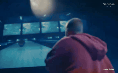 Justin Bieber bán hết nhạc, bị "cấm hát" hit cũ ở Coachella? Justin Bieber bán hết nhạc, bị "cấm hát" hit cũ ở Coachella?