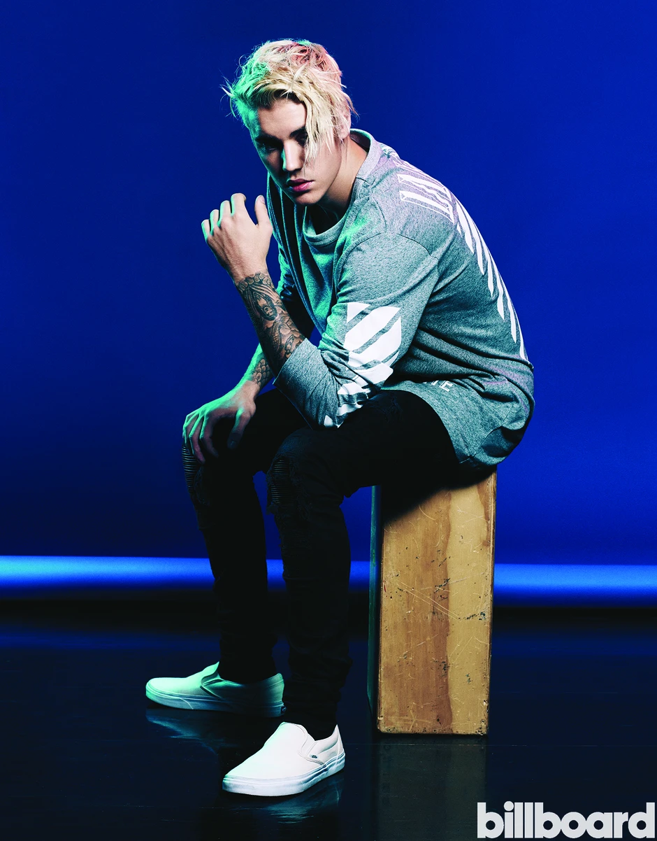 Justin Bieber say xỉn không thể đứng vững, hát quên cả lời nhưng giọng live thì không điểm nào chê Justin Bieber say xỉn không thể đứng vững, hát quên cả lời nhưng giọng live thì không điểm nào chê