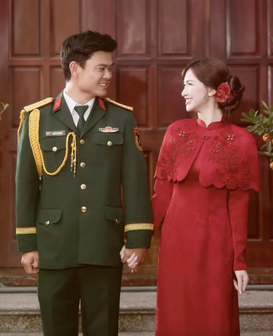 Khoảnh khắc chứng minh chồng sắp cưới của Hòa Minzy “trúng sét ái tình” từ cái nhìn đầu tiên Khoảnh khắc chứng minh chồng sắp cưới của Hòa Minzy “trúng sét ái tình” từ cái nhìn đầu tiên