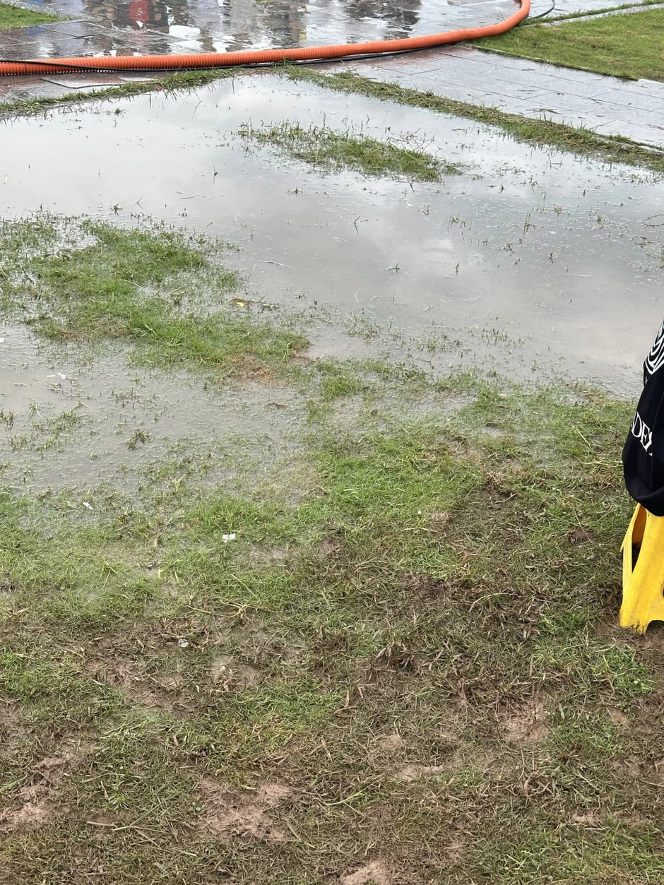 Kiếp nạn đêm nhạc có SOOBIN, Quang Hùng MasterD: Sân khấu ngập như sông trước giờ G Kiếp nạn đêm nhạc có SOOBIN, Quang Hùng MasterD: Sân khấu ngập như sông trước giờ G