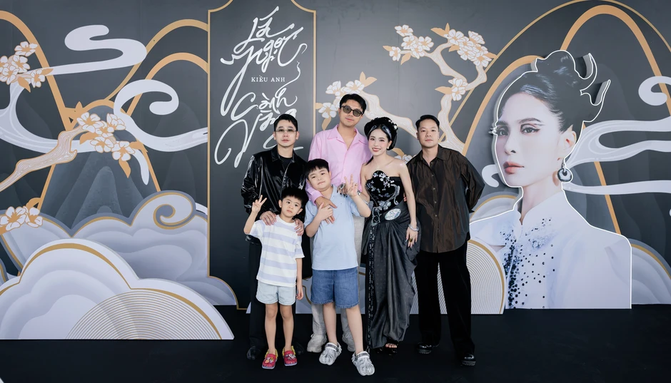 Kiều Anh tôn vinh ca trù, mời hàng chục ca nương xuất hiện trong MV Kiều Anh tôn vinh ca trù, mời hàng chục ca nương xuất hiện trong MV