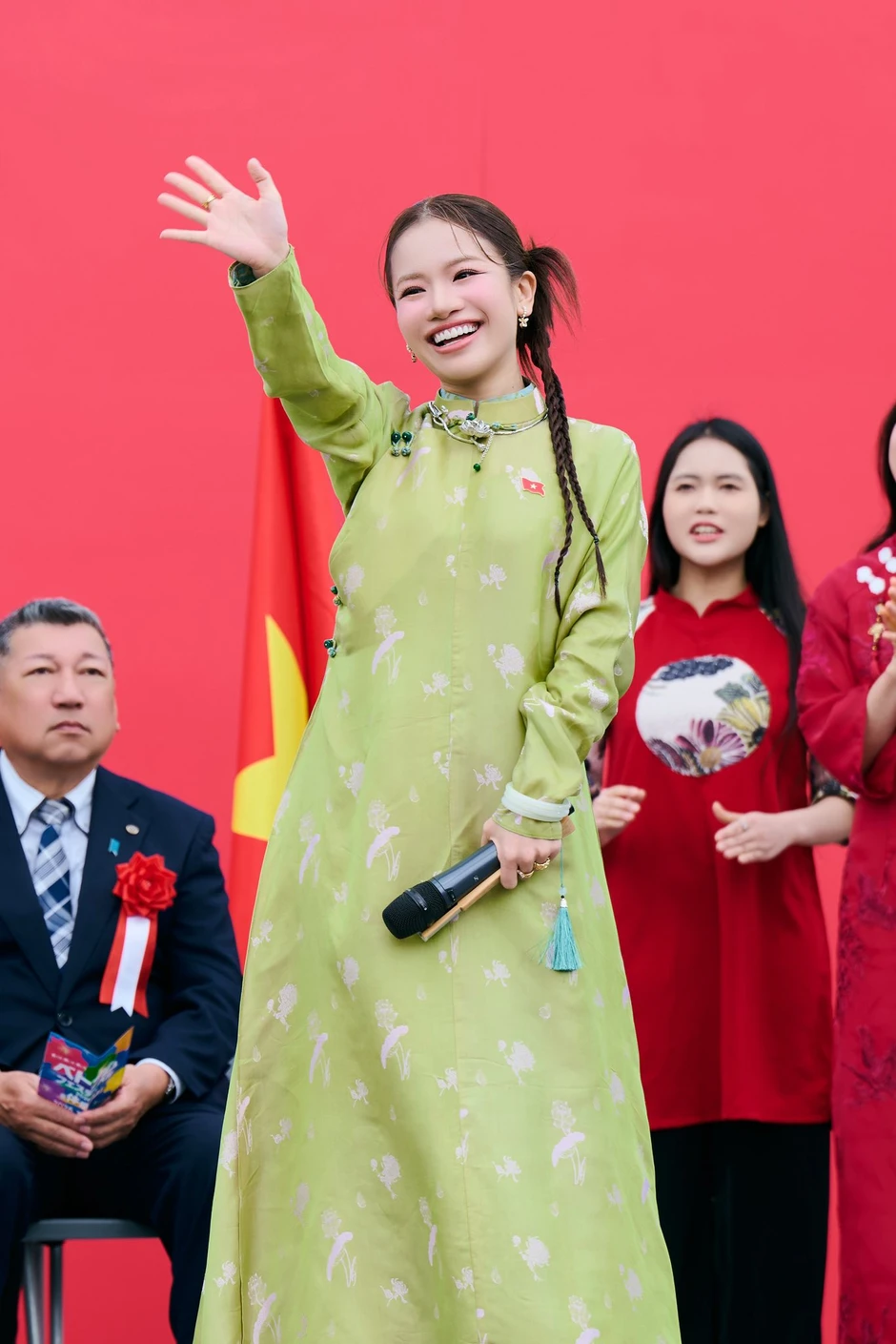 Lâm Bảo Ngọc liên tục hát “oét” với cái lạnh 7 độ C Lâm Bảo Ngọc liên tục hát “oét” với cái lạnh 7 độ C