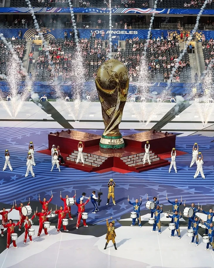 Lisa BlackPink 'đốt cháy' lễ khai mạc World Cup ở Mỹ