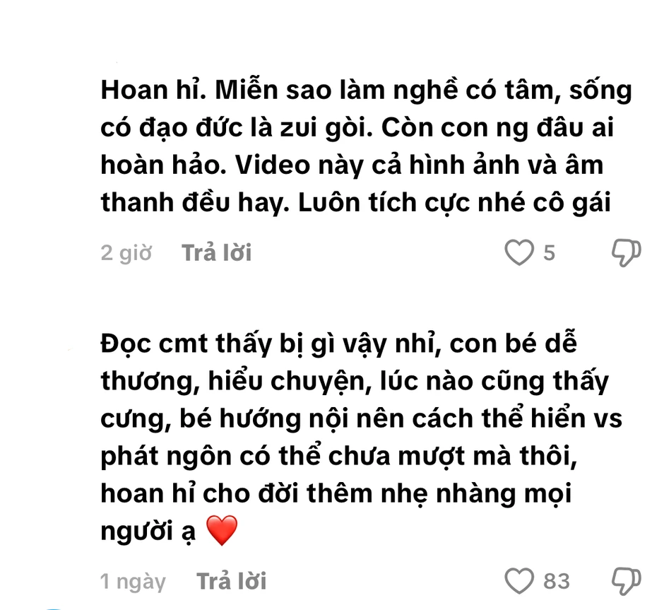 LyLy chỉ cần đàn hát là được khen LyLy chỉ cần đàn hát là được khen