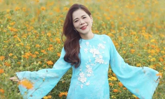 Mỹ Lệ đưa không khí đón Tết ở TP HCM vào MV
