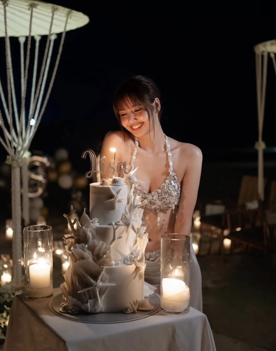 Mỹ nhân đẹp nhất thế giới khó đánh bại: Được Bộ Văn hóa vinh danh, tài sản nghìn tỷ đếm không xuể Mỹ nhân đẹp nhất thế giới khó đánh bại: Được Bộ Văn hóa vinh danh, tài sản nghìn tỷ đếm không xuể