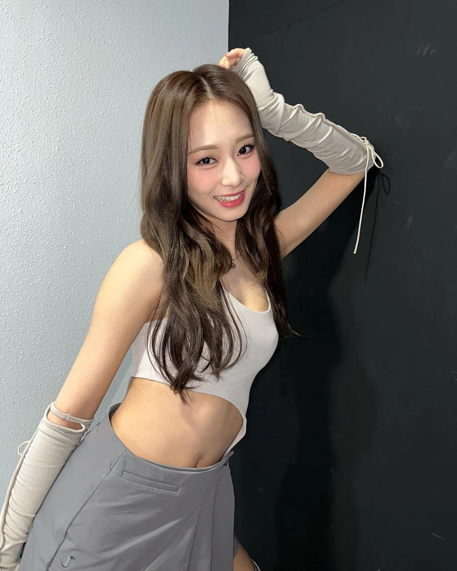 Mỹ nhân đẹp nhất thế giới khóc nức nở, về quê sau 10 năm bị cấm sóng lập tức làm nên lịch sử Mỹ nhân đẹp nhất thế giới khóc nức nở, về quê sau 10 năm bị cấm sóng lập tức làm nên lịch sử