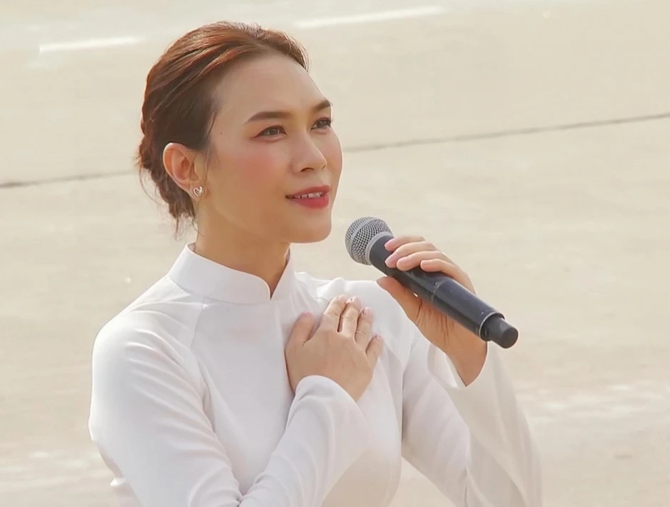 Mỹ Tâm kiếm 5.7 tỷ đồng/ngày: 45 tuổi "lão hoá ngược", làm gì cũng được cả nước ủng hộ Mỹ Tâm kiếm 5.7 tỷ đồng/ngày: 45 tuổi "lão hoá ngược", làm gì cũng được cả nước ủng hộ