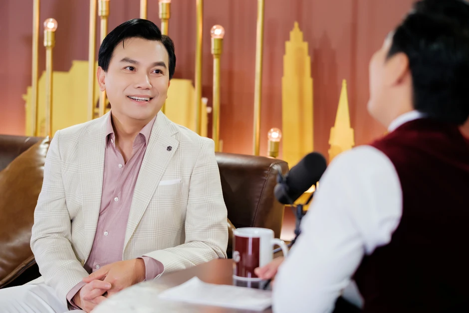 Mạnh Quỳnh hé lộ về gia đình ở Mỹ, xin lỗi con trai vì chưa thể nghỉ hát Mạnh Quỳnh hé lộ về gia đình ở Mỹ, xin lỗi con trai vì chưa thể nghỉ hát