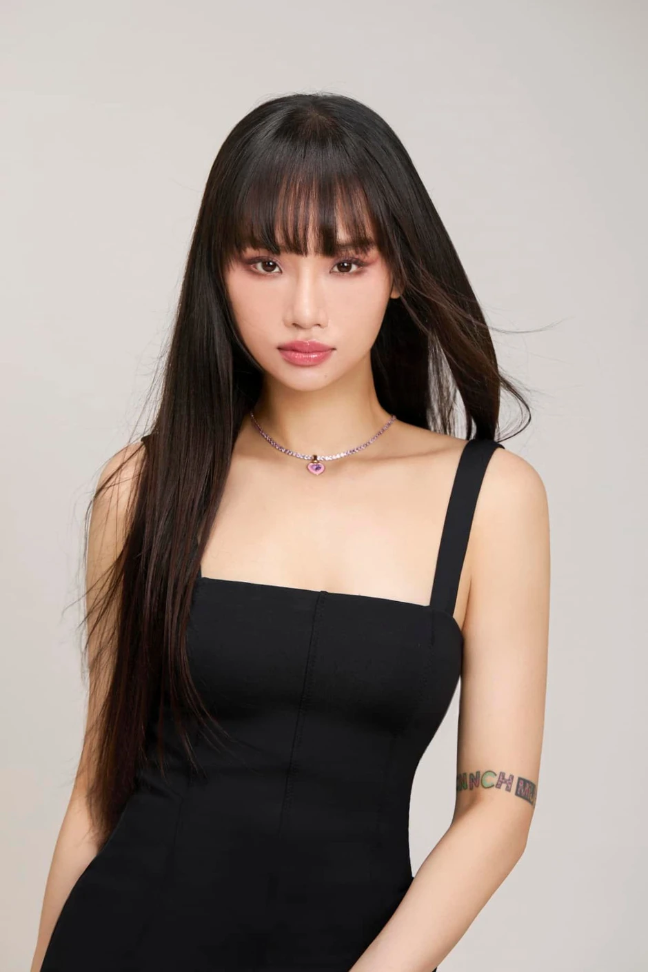 Miu Lê: 17 năm ca hát bỏ túi cả rổ hit quốc dân, bị gọi "đội trưởng kém tài" nhất Em Xinh Miu Lê: 17 năm ca hát bỏ túi cả rổ hit quốc dân, bị gọi "đội trưởng kém tài" nhất Em Xinh