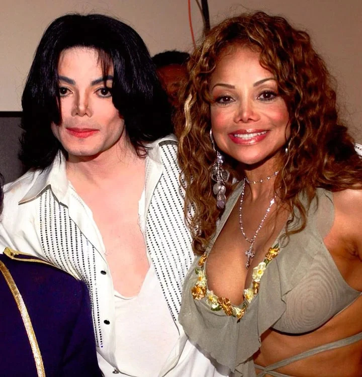Mối quan hệ giữa Sơn Tùng với chị gái Michael Jackson và nam rapper nước Mỹ Mối quan hệ giữa Sơn Tùng với chị gái Michael Jackson và nam rapper nước Mỹ