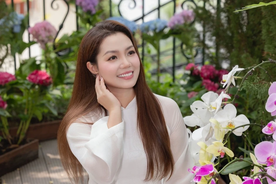Món quà tri ân Ngày của Mẹ đầy tinh tế từ giọng ca Nguyễn Ngọc Anh