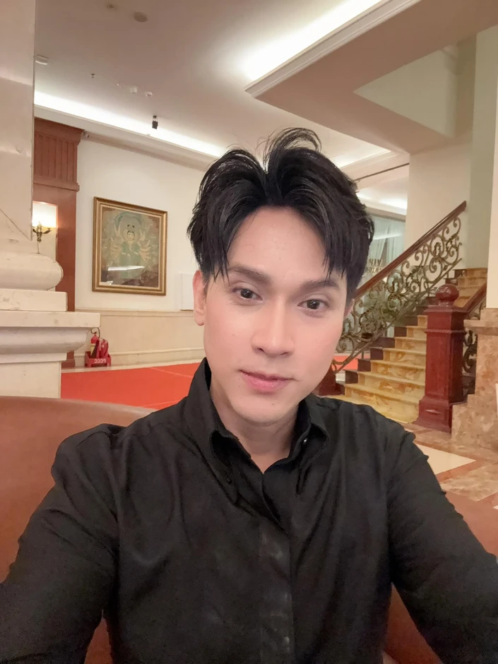 Nam ca sĩ là viện phó tuổi 51 sống độc thân, thỉnh thoảng 'chốt' một căn nhà Nam ca sĩ là viện phó tuổi 51 sống độc thân, thỉnh thoảng 'chốt' một căn nhà
