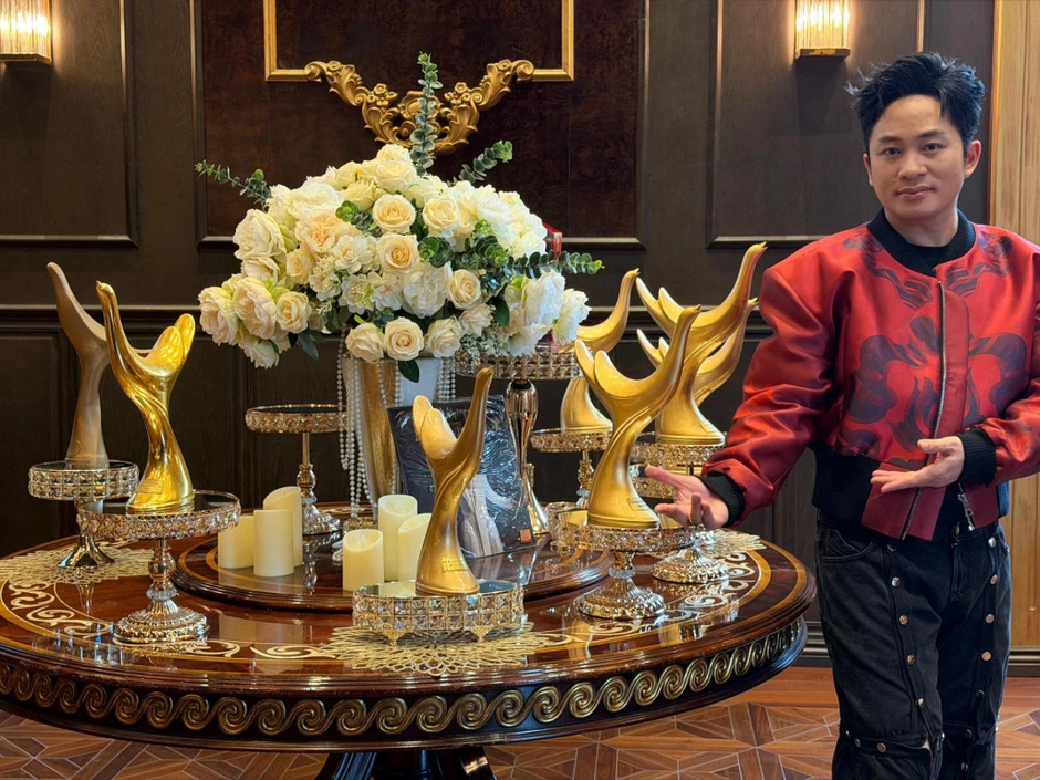 Nam nghệ sĩ đắt show từ Bắc vào Nam, U50 tậu liền 2 căn hộ hạng sang ở Hà Nội, chuẩn bị “chơi lớn” như Mỹ Tâm Nam nghệ sĩ đắt show từ Bắc vào Nam, U50 tậu liền 2 căn hộ hạng sang ở Hà Nội, chuẩn bị “chơi lớn” như Mỹ Tâm
