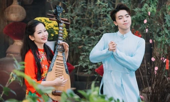 Nghệ sĩ đàn tỳ bà Diệu Thảo viết ca khúc về Tết bình an
