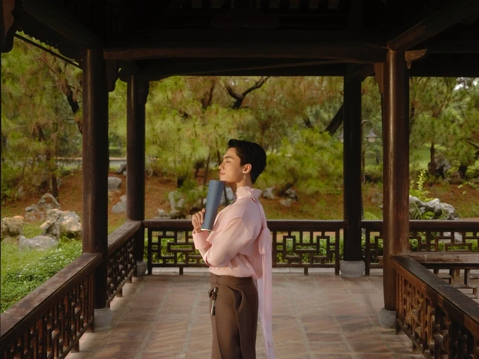 Ngỡ ngàng với "vũ trụ Á Đông" trong màn trở lại của MONO Ngỡ ngàng với "vũ trụ Á Đông" trong màn trở lại của MONO