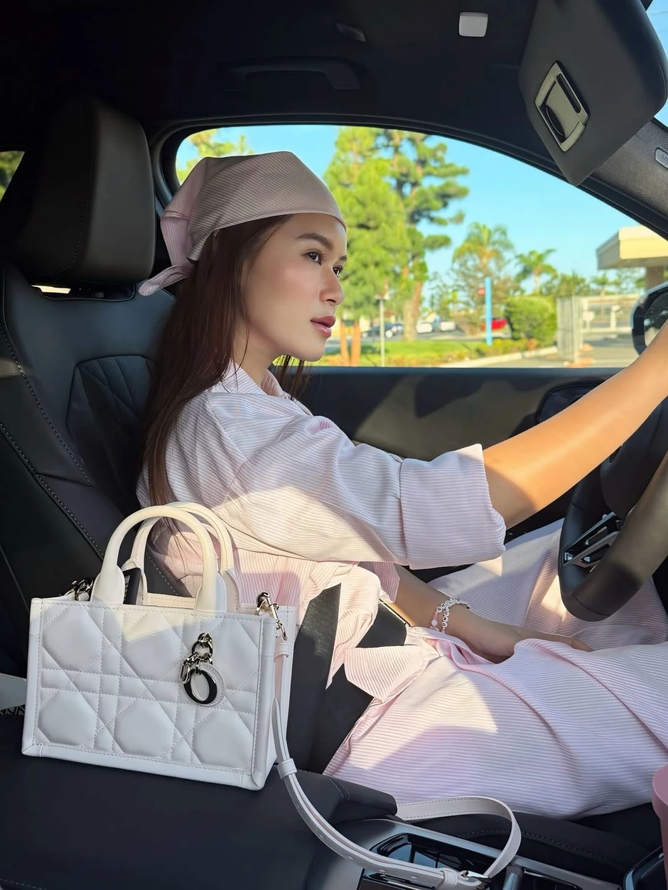 Ngọc Thanh Tâm tặng fan gần 200 lít xăng, đẳng cấp rich kid Việt thế hệ đầu là đây Ngọc Thanh Tâm tặng fan gần 200 lít xăng, đẳng cấp rich kid Việt thế hệ đầu là đây