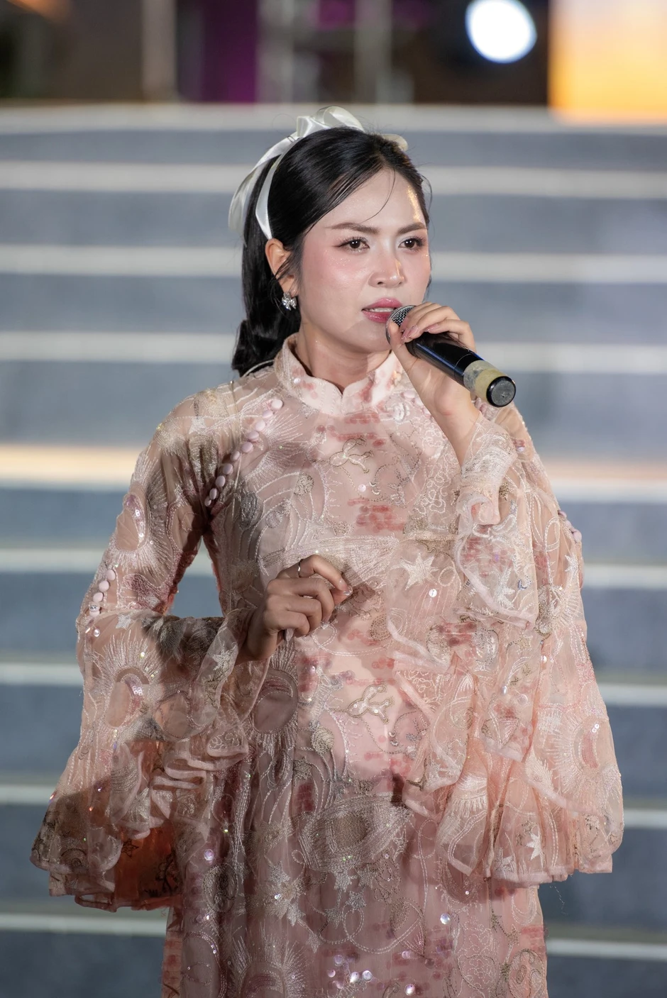 Nguyễn Duyên Quỳnh - giọng ca Nhạc viện phải xin lỗi vì hát nhép Nguyễn Duyên Quỳnh - giọng ca Nhạc viện phải xin lỗi vì hát nhép