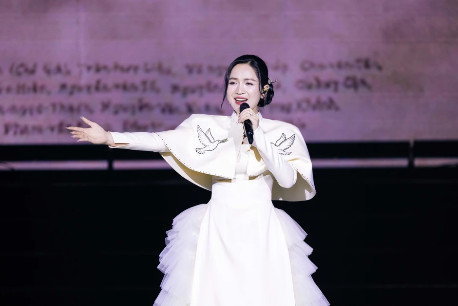 Nguyễn Duyên Quỳnh - giọng ca Nhạc viện phải xin lỗi vì hát nhép Nguyễn Duyên Quỳnh - giọng ca Nhạc viện phải xin lỗi vì hát nhép