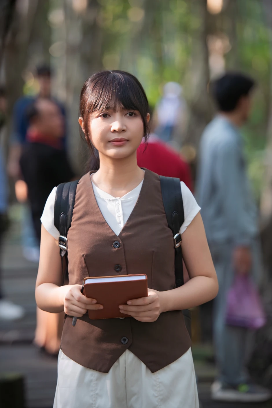 Nguyễn Duyên Quỳnh ra mắt MV Dưới cờ Tổ quốc anh về: "Tôi đã rơi nước mắt vì từng câu chữ" Nguyễn Duyên Quỳnh ra mắt MV Dưới cờ Tổ quốc anh về: "Tôi đã rơi nước mắt vì từng câu chữ"