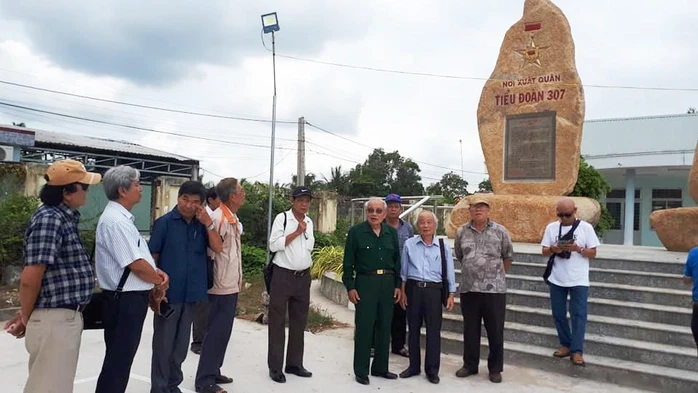 Nhạc sĩ Phạm Minh Tuấn xúc động nhớ về nơi khởi nguồn "lốc xoáy 307" Nhạc sĩ Phạm Minh Tuấn xúc động nhớ về nơi khởi nguồn "lốc xoáy 307"