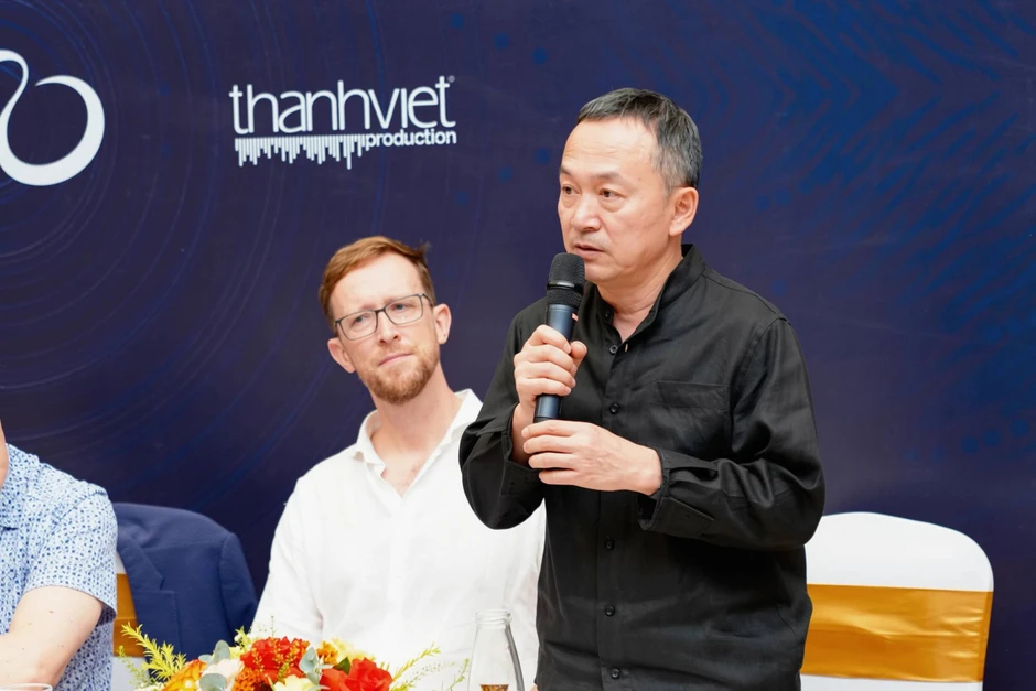 Nhạc sĩ Quốc Trung: "Mọi người 'ồ à', săn đón khi biết tôi 5 lần tổ chức cho Dàn nhạc Giao hưởng London" Nhạc sĩ Quốc Trung: "Mọi người 'ồ à', săn đón khi biết tôi 5 lần tổ chức cho Dàn nhạc Giao hưởng London"