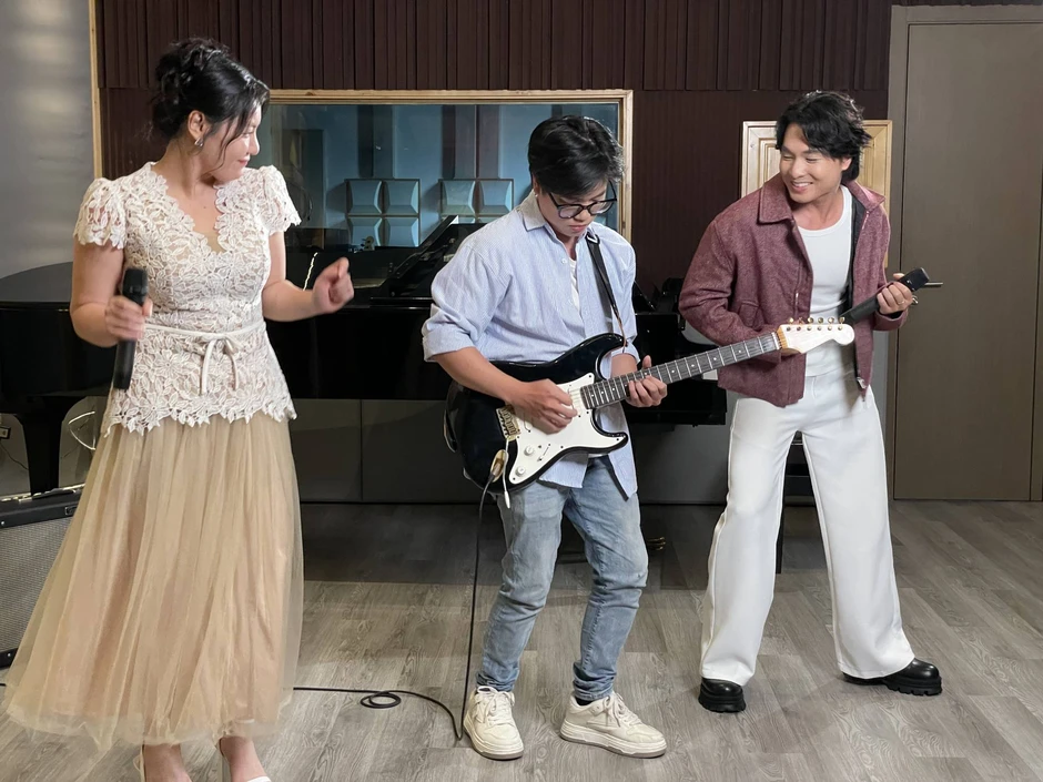 Nhạc sĩ Võ Hoài Phúc ra mắt MV "Nếu", đưa ký ức tuổi thơ vào không gian âm nhạc Nhạc sĩ Võ Hoài Phúc ra mắt MV "Nếu", đưa ký ức tuổi thơ vào không gian âm nhạc