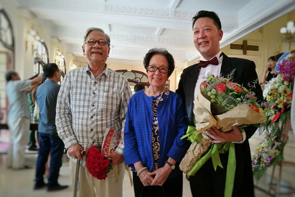 Nhạc trưởng Lê Phi Phi và điều chưa từng kể về nhạc sĩ Hoàng Vân và người vợ ngoại quốc Nhạc trưởng Lê Phi Phi và điều chưa từng kể về nhạc sĩ Hoàng Vân và người vợ ngoại quốc