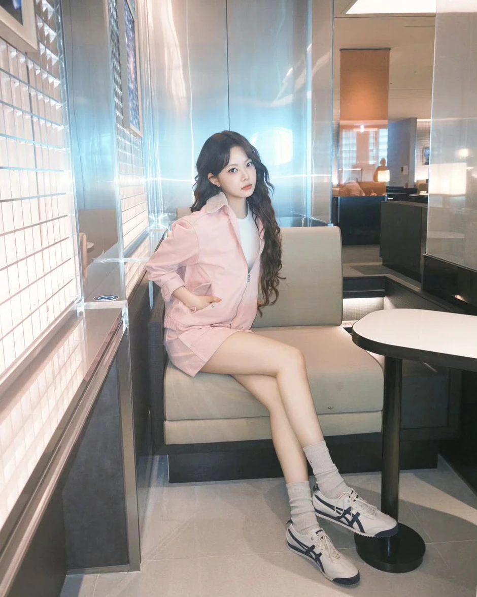 Nhan sắc giả dối của Eunchae (LE SSERAFIM), ai bảo giống “công chúa Kpop” vậy? Nhan sắc giả dối của Eunchae (LE SSERAFIM), ai bảo giống “công chúa Kpop” vậy?