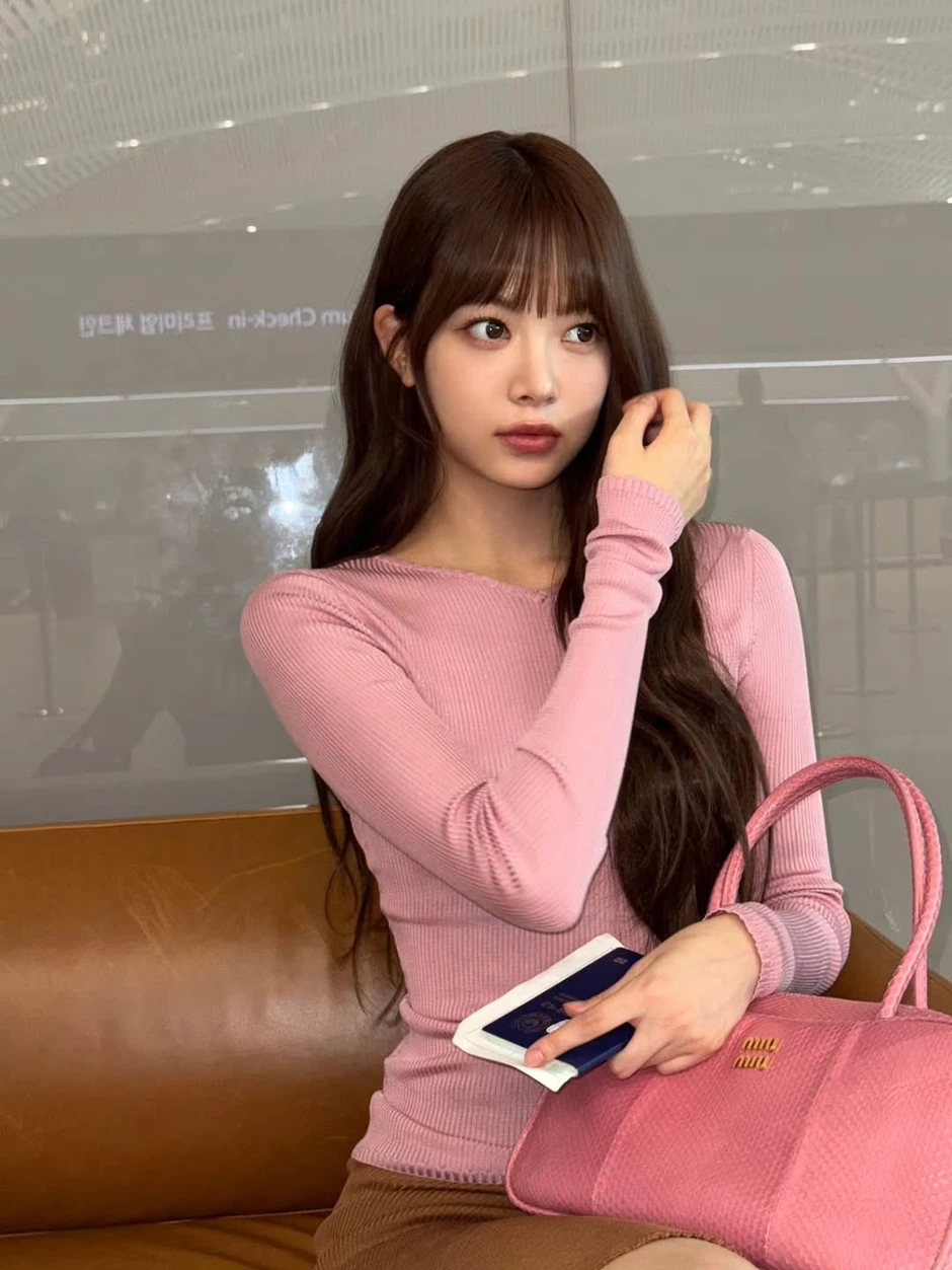 Nhan sắc giả dối của Eunchae (LE SSERAFIM), ai bảo giống “công chúa Kpop” vậy? Nhan sắc giả dối của Eunchae (LE SSERAFIM), ai bảo giống “công chúa Kpop” vậy?