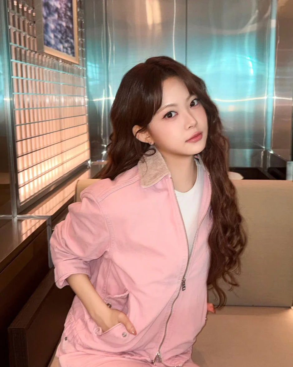 Nhan sắc giả dối của Eunchae (LE SSERAFIM), ai bảo giống “công chúa Kpop” vậy? Nhan sắc giả dối của Eunchae (LE SSERAFIM), ai bảo giống “công chúa Kpop” vậy?