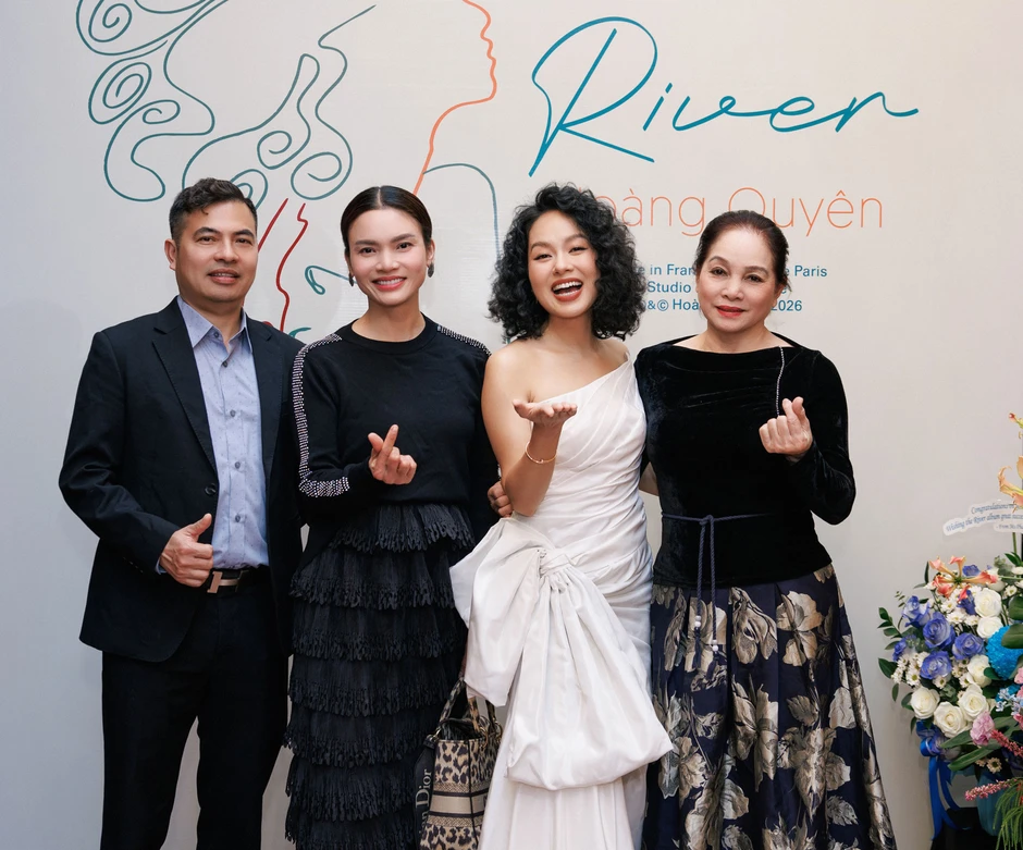 NSND Phạm Phương Thảo có mặt trong ngày vui của ca sĩ Hoàng Quyên NSND Phạm Phương Thảo có mặt trong ngày vui của ca sĩ Hoàng Quyên
