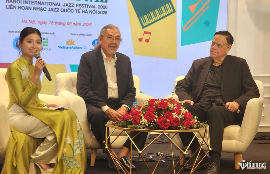 NSND Tấn Minh: 'Không cần làm Jazz giống New York, Paris, Jazz Hà Nội phải khác' NSND Tấn Minh: 'Không cần làm Jazz giống New York, Paris, Jazz Hà Nội phải khác'