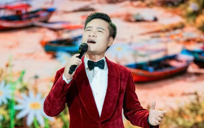 NSƯT Hoàng Tùng: "Tôi hát bằng tất cả sự chân thành, nâng niu dành cho người phụ nữ" NSƯT Hoàng Tùng: "Tôi hát bằng tất cả sự chân thành, nâng niu dành cho người phụ nữ"