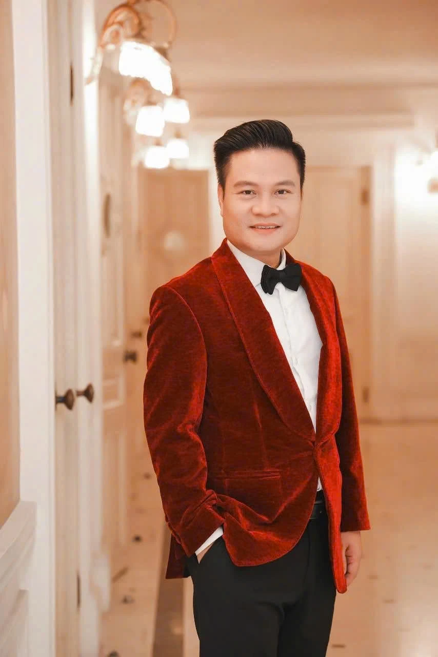 NSƯT Hoàng Tùng: "Tôi hát bằng tất cả sự chân thành, nâng niu dành cho người phụ nữ" NSƯT Hoàng Tùng: "Tôi hát bằng tất cả sự chân thành, nâng niu dành cho người phụ nữ"