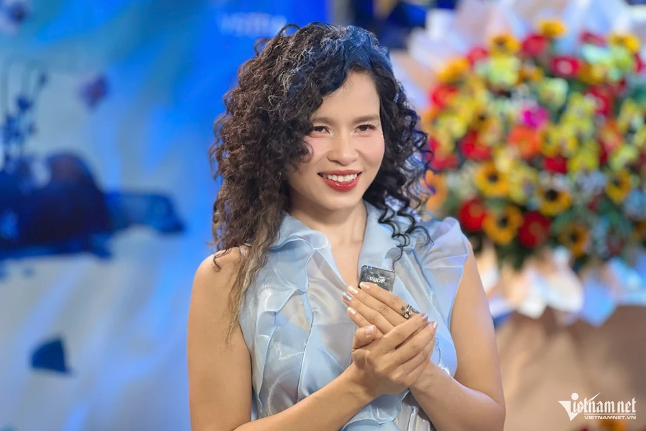 Nữ ca sĩ 'điên nhất showbiz Việt' bật khóc vì câu nói của Đàm Vĩnh Hưng