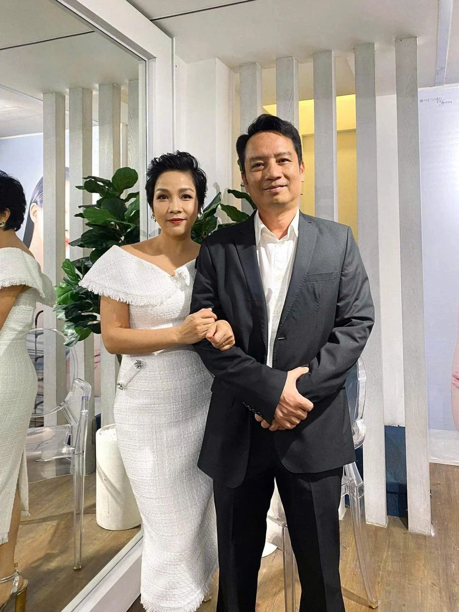 Nữ ca sĩ sống cuộc đời rực rỡ bậc nhất Vbiz: U55 viên mãn trong biệt phủ hơn 10.000m2 Nữ ca sĩ sống cuộc đời rực rỡ bậc nhất Vbiz: U55 viên mãn trong biệt phủ hơn 10.000m2