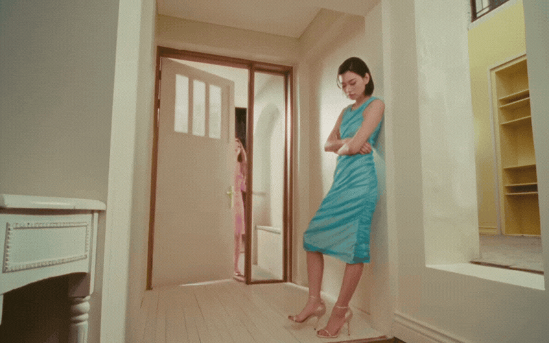 Nụ hôn chấn động showbiz của 2 mỹ nhân “có tất cả nhưng vẫn flop”, đập tan tin đồn bất hoà Nụ hôn chấn động showbiz của 2 mỹ nhân “có tất cả nhưng vẫn flop”, đập tan tin đồn bất hoà