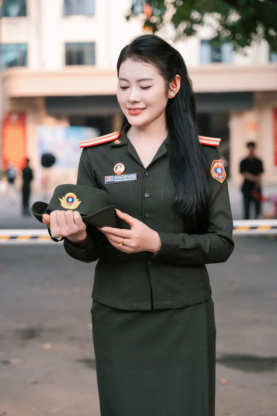 Nữ quân nhân Lào gây sốt với màn hát dân ca Việt Nam “Bèo dạt mây trôi” Nữ quân nhân Lào gây sốt với màn hát dân ca Việt Nam “Bèo dạt mây trôi”