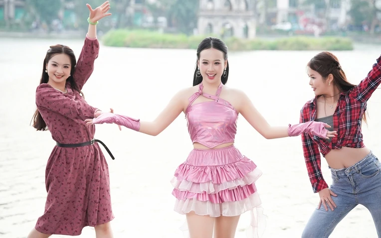 Nữ sinh 17 tuổi Nguyễn Thụy Hải Anh ra album "Chạm vào giấc mơ" sau giải thưởng lớn Nữ sinh 17 tuổi Nguyễn Thụy Hải Anh ra album "Chạm vào giấc mơ" sau giải thưởng lớn
