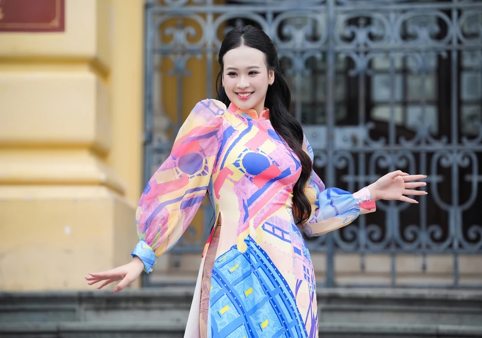 Nữ sinh 17 tuổi Nguyễn Thụy Hải Anh ra album "Chạm vào giấc mơ" sau giải thưởng lớn Nữ sinh 17 tuổi Nguyễn Thụy Hải Anh ra album "Chạm vào giấc mơ" sau giải thưởng lớn