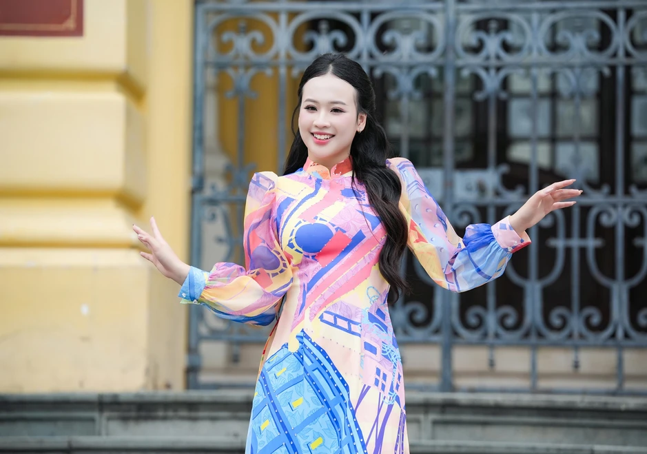 Nữ sinh 17 tuổi Nguyễn Thụy Hải Anh ra album "Chạm vào giấc mơ" sau giải thưởng lớn Nữ sinh 17 tuổi Nguyễn Thụy Hải Anh ra album "Chạm vào giấc mơ" sau giải thưởng lớn